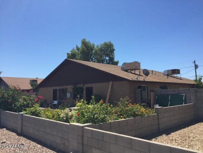 2747 E Chipman Rd-Unit -2 in Phoenix, AZ - Building Photo - Building Photo