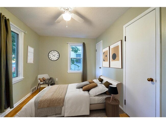 property at 1090 11th Ave SE