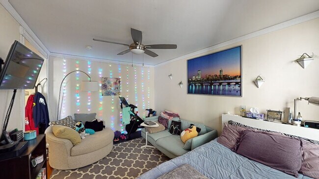 property at 33 Walbridge St