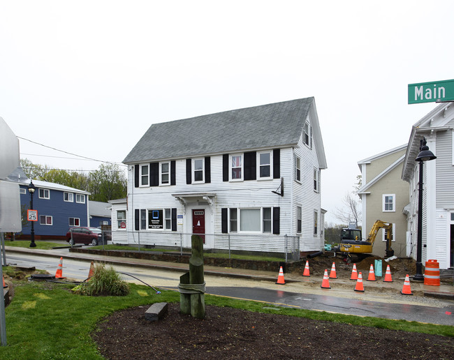 35 Main St in Durham, NH - Foto de edificio - Building Photo