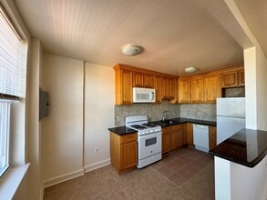 Melrose Court Apartments in Elkins Park, PA - Foto de edificio - Building Photo