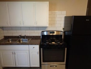 1309 E Rio Grande Ave-Unit -1309 E Rio Grande Ave Apt 4 in El Paso, TX - Building Photo - Building Photo