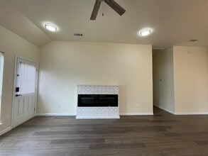 1439 Vine St in Weatherford, TX - Building Photo - Building Photo