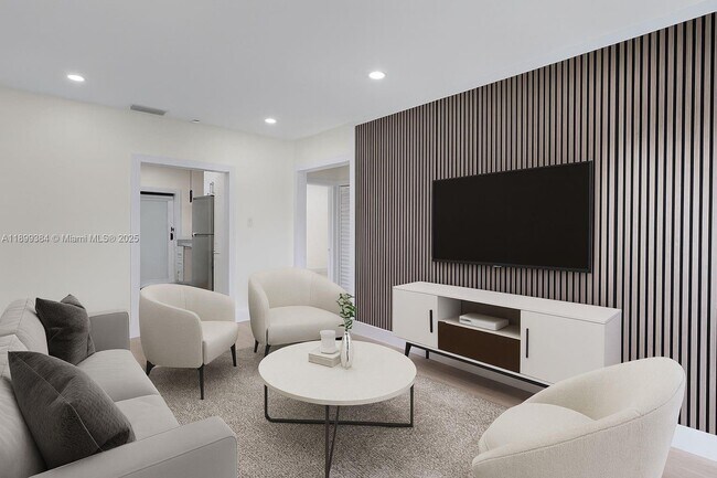 2772 SW 25th St in Miami, FL - Foto de edificio - Building Photo