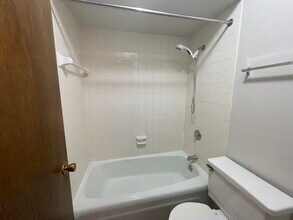 6179 W Cold Spring Rd in Greenfield, WI - Building Photo - Building Photo