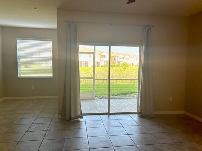 3720 Parkridge Cir in Sarasota, FL - Building Photo - Building Photo