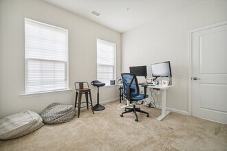 8 Haralson Ct in Livingston, NJ - Building Photo - Building Photo