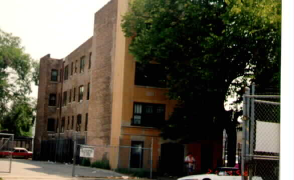 Logan Square Apartments in Chicago, IL - Building Photo - Building Photo