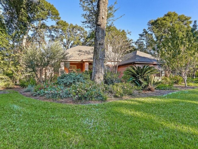 property at 2880 Park Square Pl