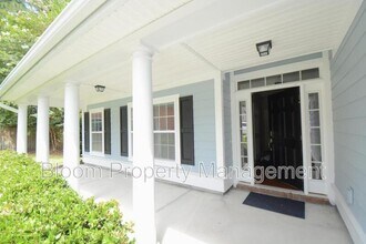 8566 Royal Palm Ln in North Charleston, SC - Building Photo - Building Photo