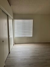 14535 Oregon Trail in Victorville, CA - Building Photo - Building Photo
