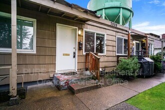 7008 N Amherst St in Portland, OR - Building Photo - Building Photo