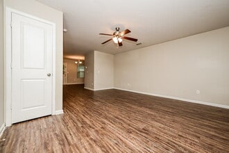 2825 Marlin Dr in Mcdonough, GA - Foto de edificio - Building Photo