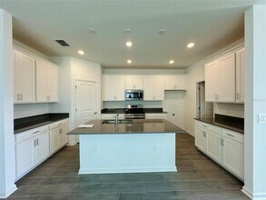 2665 ARMSTRONG Ave in Clermont, FL - Foto de edificio - Building Photo