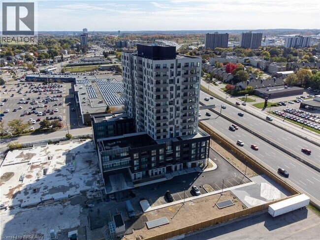 1333 Weber St E in Kitchener, ON - Building Photo - Building Photo