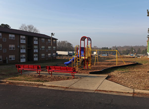 Little Rock Apartments in Charlotte, NC - Building Photo - Building Photo