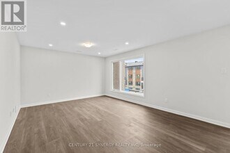 1302 Creekway Private in Ottawa, ON - Building Photo - Building Photo