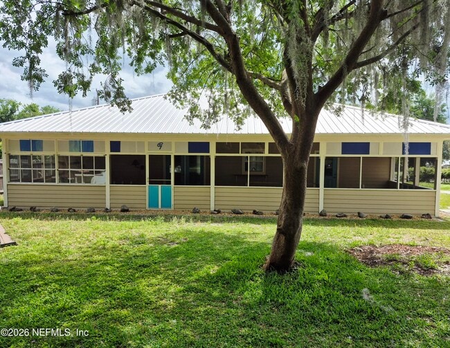 711 N Park St in Crescent City, FL - Building Photo - Building Photo