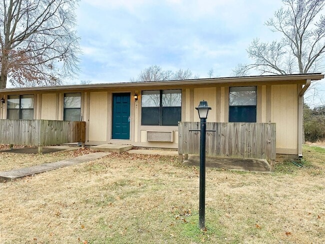 2421 Madison St, Unit 41 in Clarksville, TN - Foto de edificio - Building Photo