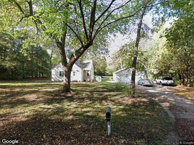 7033 Lakeview Dr in Circle Pines, MN - Building Photo