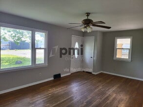 1425 S Fairview Ave in Decatur, IL - Building Photo - Building Photo