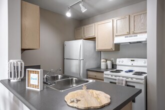 Glenchester Lakes in Galloway, OH - Building Photo - Interior Photo
