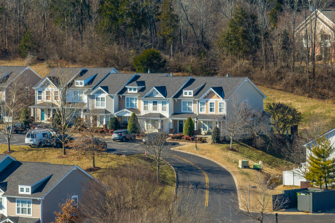 Shadow Glen in Nashville, TN - Building Photo