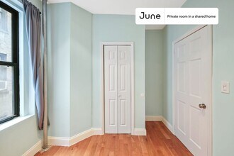 Private bedroom in 2 bed/1 bath Home in New York, NY - Building Photo - Building Photo