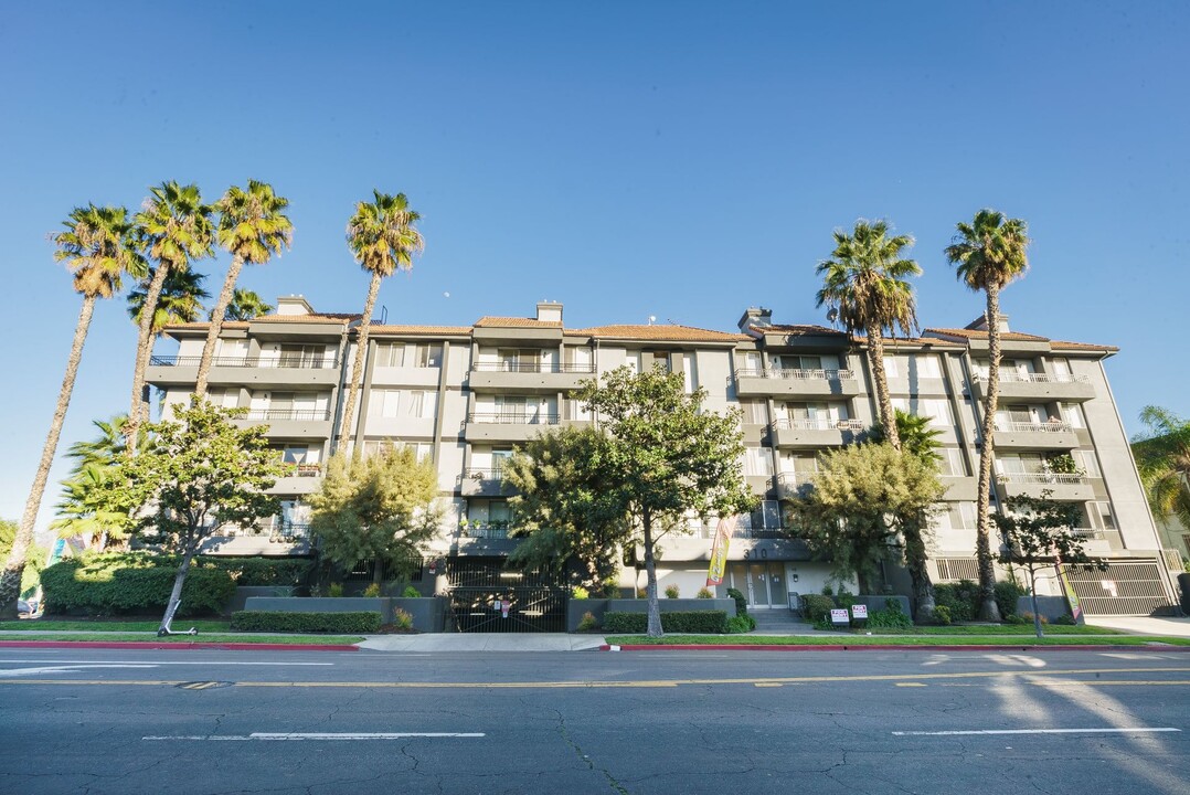 310 South Virgil Ave in Los Angeles, CA - Foto de edificio