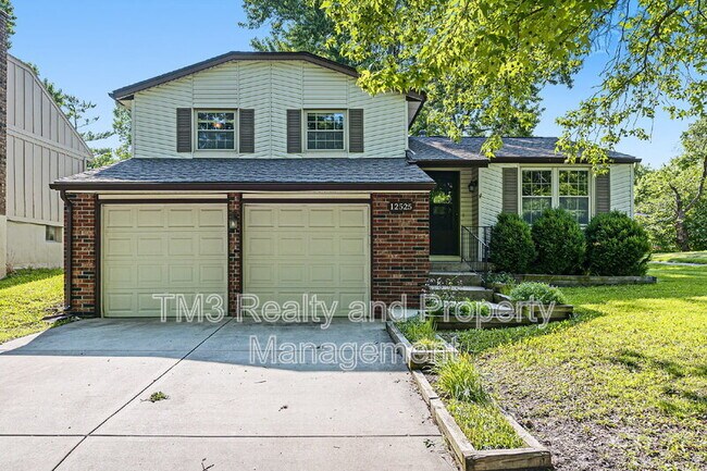 property at 12525 S Locust St