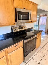 5904 Oak Hill Rd in Watauga, TX - Foto de edificio - Building Photo