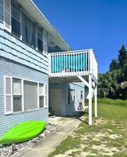 220 S 26th St in Flagler Beach, FL - Foto de edificio - Building Photo