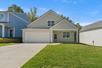 Highline at Knoxville in Knoxville, TN - Building Photo - Building Photo