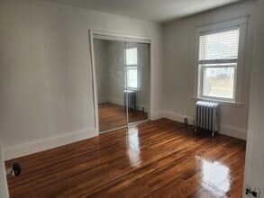 17 Murdock Ave, Unit 1 in Quincy, MA - Foto de edificio - Building Photo