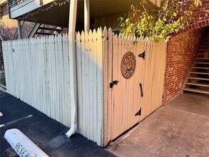 7920 Rockwood Ln, Unit 138 in Austin, TX - Foto de edificio - Building Photo