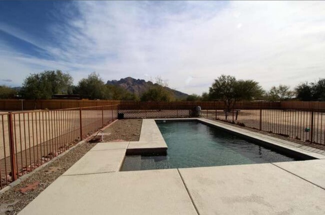 property at 1321 W Newton Dr