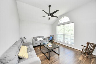 1406 Williams Trace in Baytown, TX - Building Photo - Building Photo