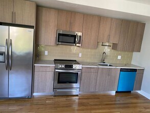 1642 Cambridge St in Philadelphia, PA - Building Photo - Building Photo