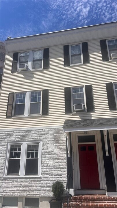 428 E 3rd St in Boston, MA - Building Photo