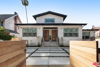 841 N La Fayette Park Pl in Los Angeles, CA - Building Photo - Building Photo