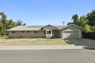 2051 56th Ave in Sacramento, CA - Building Photo