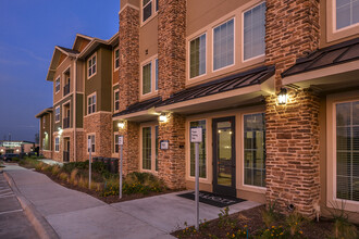 The Elliott Senior Apartments in Arlington, TX - Building Photo - Building Photo