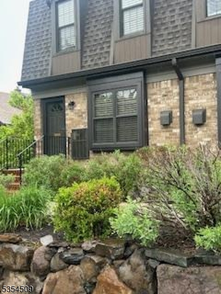 181 Long Hill Rd in Little Falls, NJ - Foto de edificio