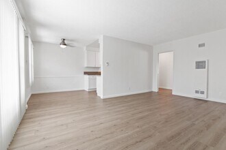 927 3rd St, Unit 6 in Santa Monica, CA - Foto de edificio - Building Photo