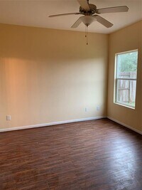 8607 Beviamo St photo'