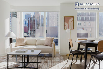 450 W 42nd St in New York, NY - Building Photo - Building Photo