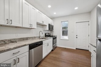 2318 Fernon St in Philadelphia, PA - Building Photo - Building Photo