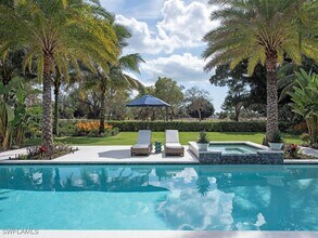 740 Banyan Blvd in Naples, FL - Building Photo - Building Photo