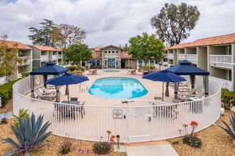 Serena Vista Apartments in Fountain Valley, CA - Building Photo - Building Photo