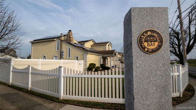 3 Marjorie Ln in East Rockaway, NY - Building Photo - Building Photo